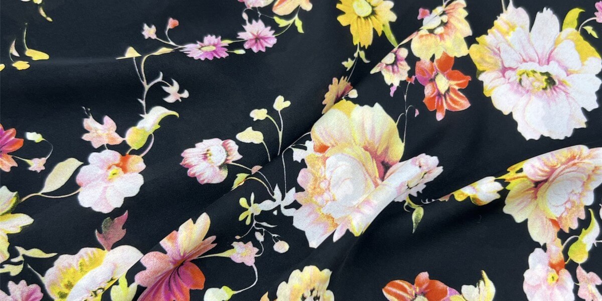 Шелк Армани Розы на черном